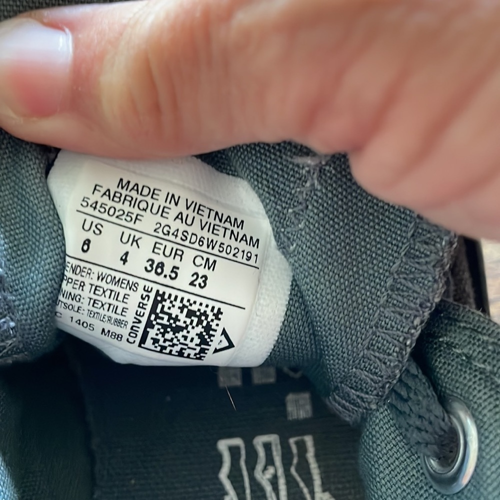 Grey converse - Picture 3 of 5